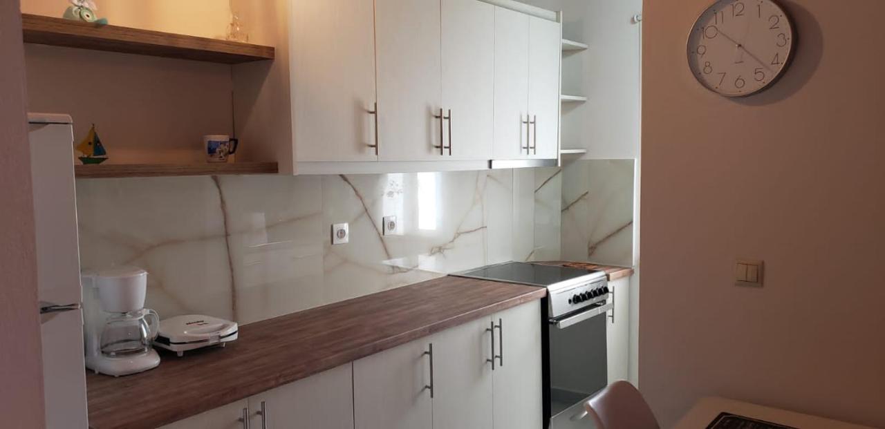 Michalis, 2-Bedroom Apartment In Saranda المظهر الخارجي الصورة